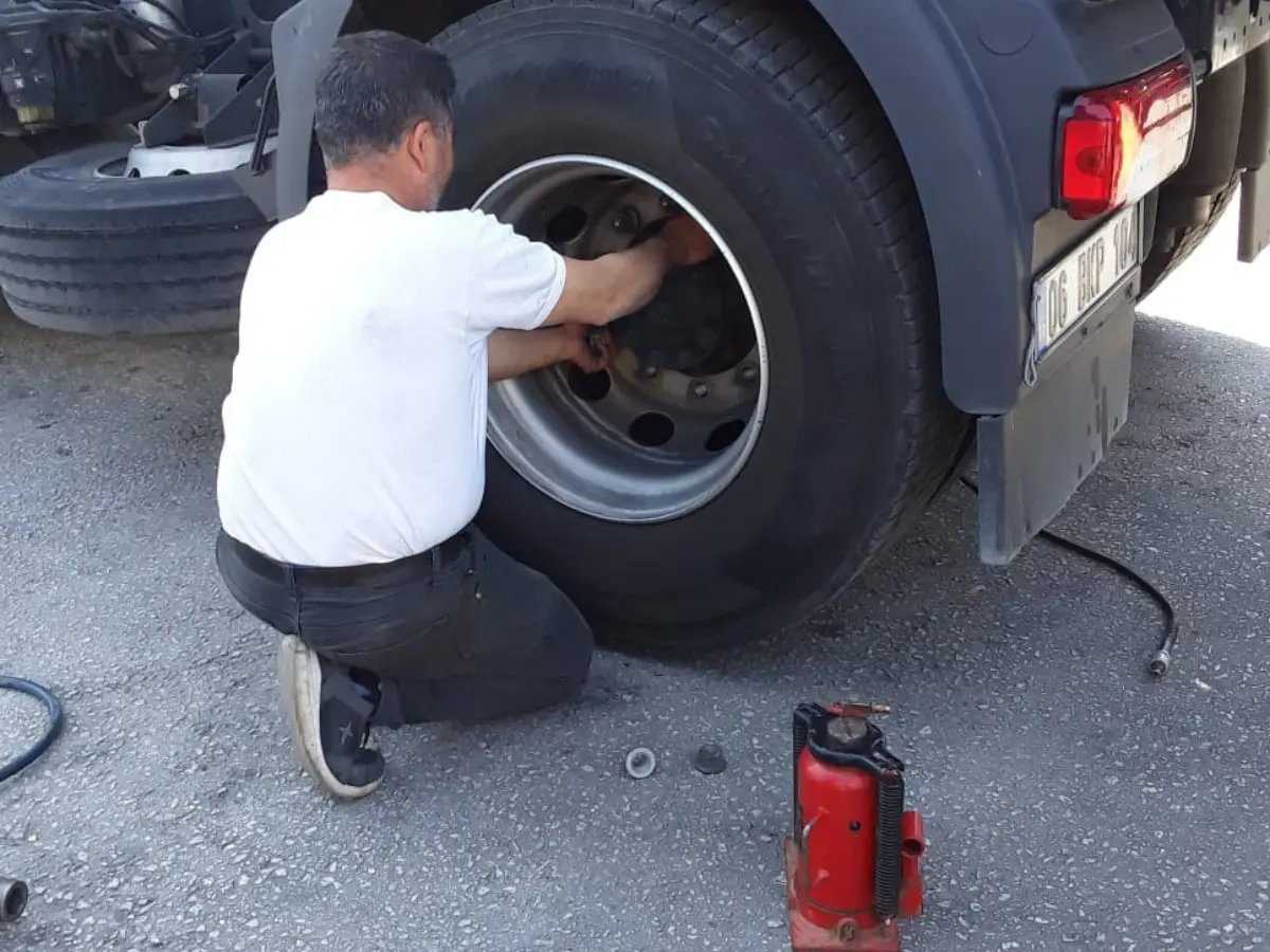 Mithatpaşa Oto Lastikçi